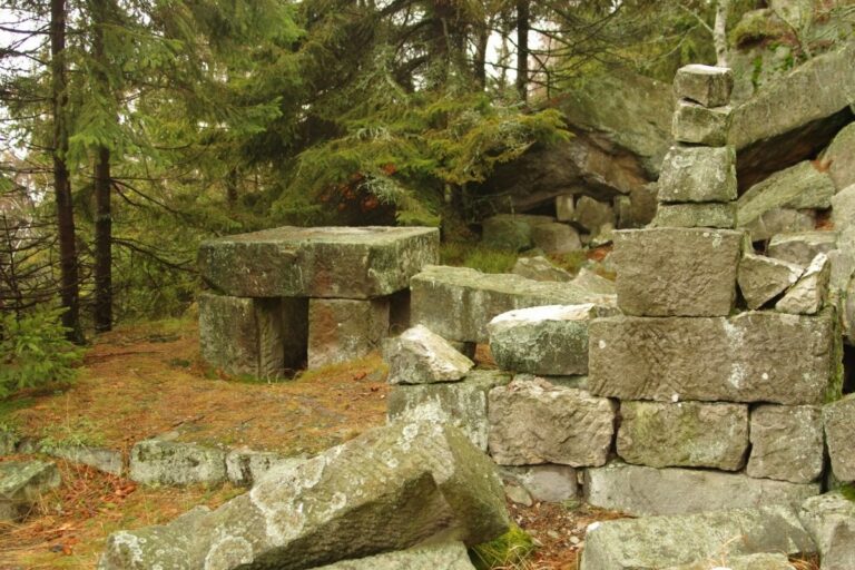 Warsztat Górniczy czy Stół Ofiarny - Atrakcja Kudowy